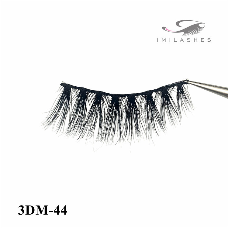3D volume eyelash extensions and mink eyelashes before and after-D