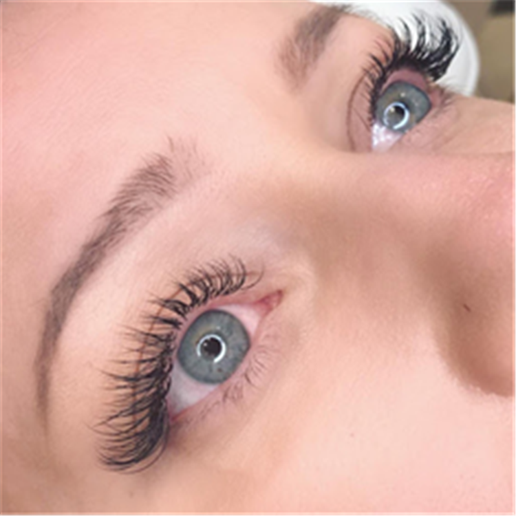 How to Choose Eyelash Extensions